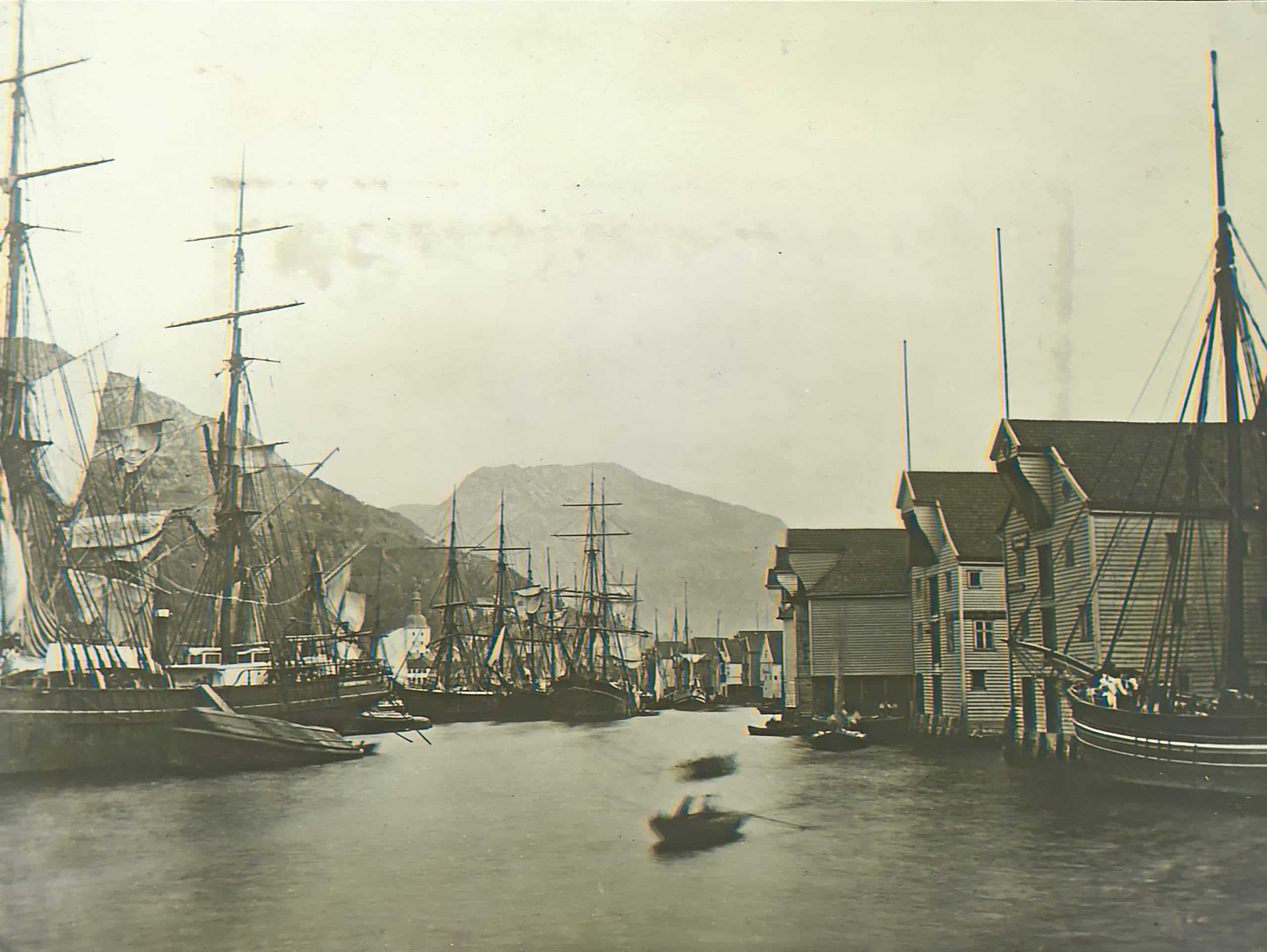 The harbor of Bergen from 1884